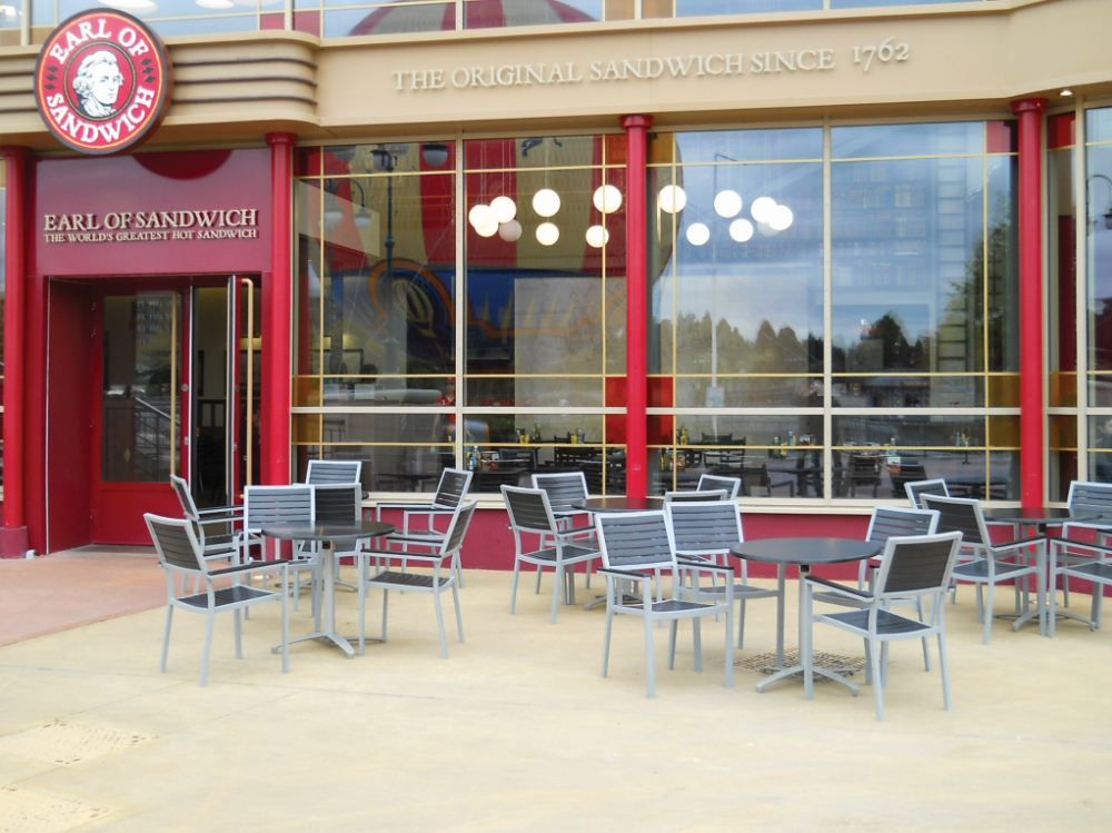 A restaurant with outdoor services